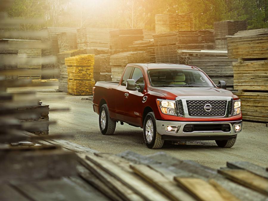  Nissan Titan SV King Cab 2017 года  (фото 16 из 18)